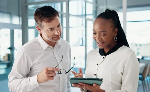 Consultant meeting in an office setting